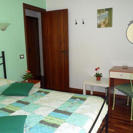 A Due Passi Dal Mare B&B Numana Exterior foto