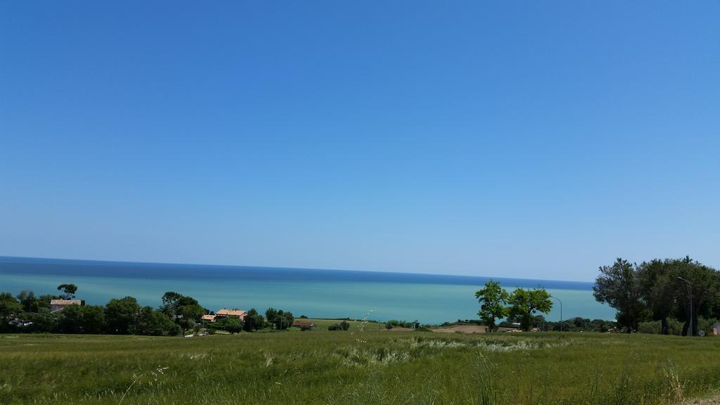 A Due Passi Dal Mare B&B Numana Exterior foto
