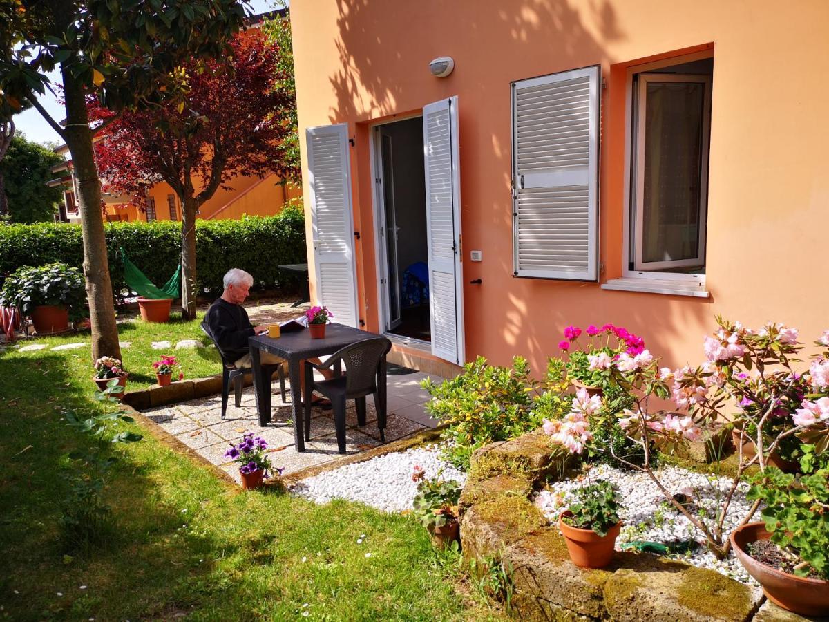 A Due Passi Dal Mare B&B Numana Exterior foto