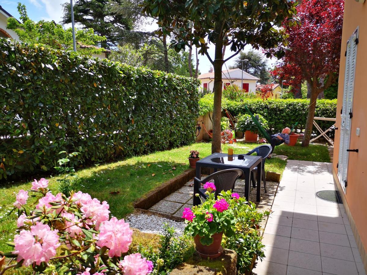 A Due Passi Dal Mare B&B Numana Exterior foto