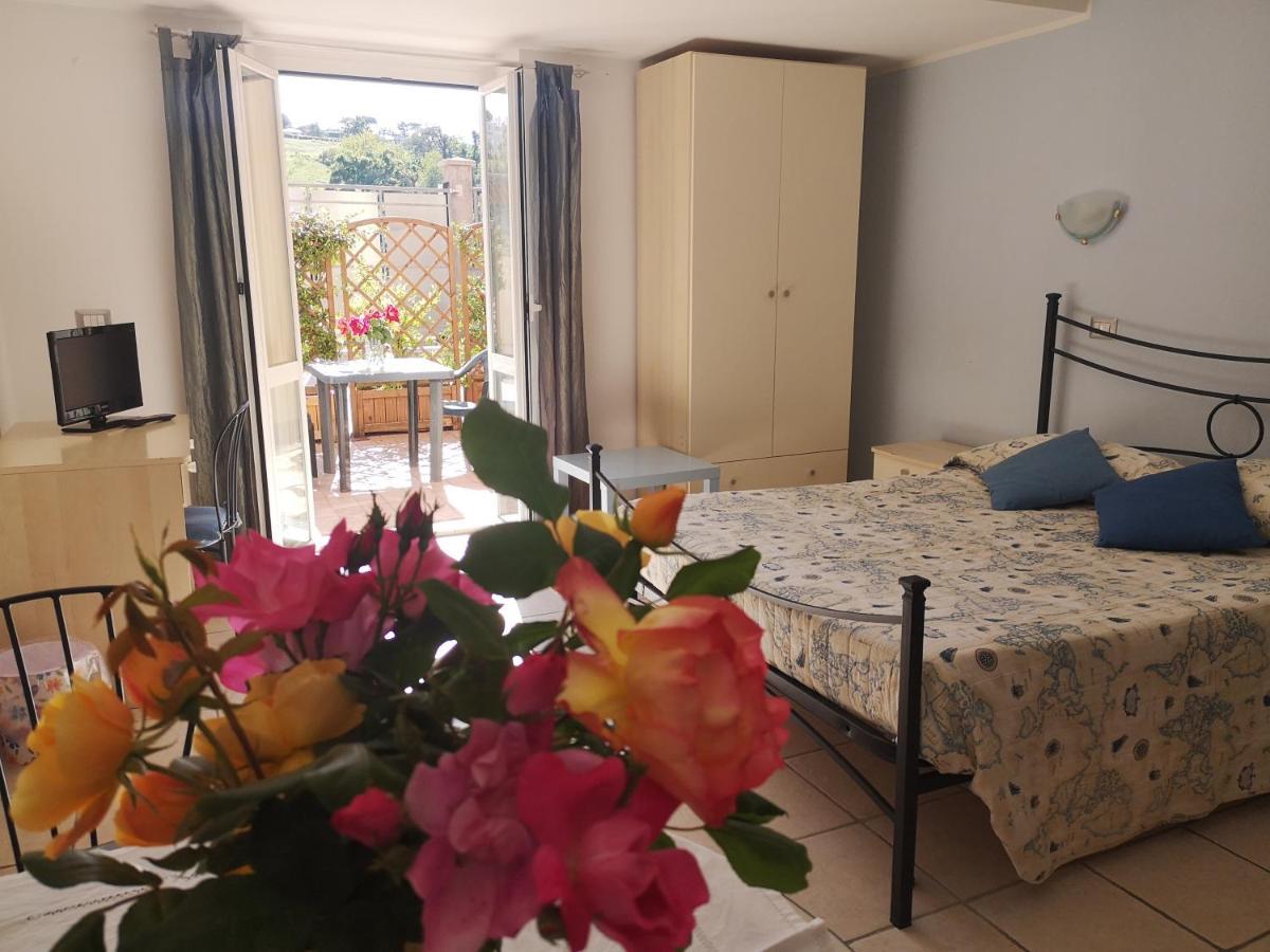 A Due Passi Dal Mare B&B Numana Exterior foto
