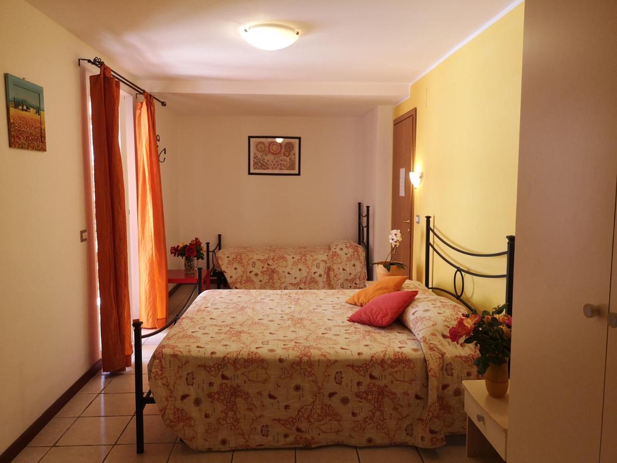A Due Passi Dal Mare B&B Numana Exterior foto