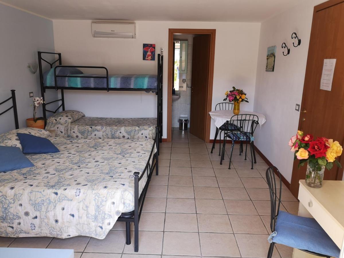 A Due Passi Dal Mare B&B Numana Exterior foto