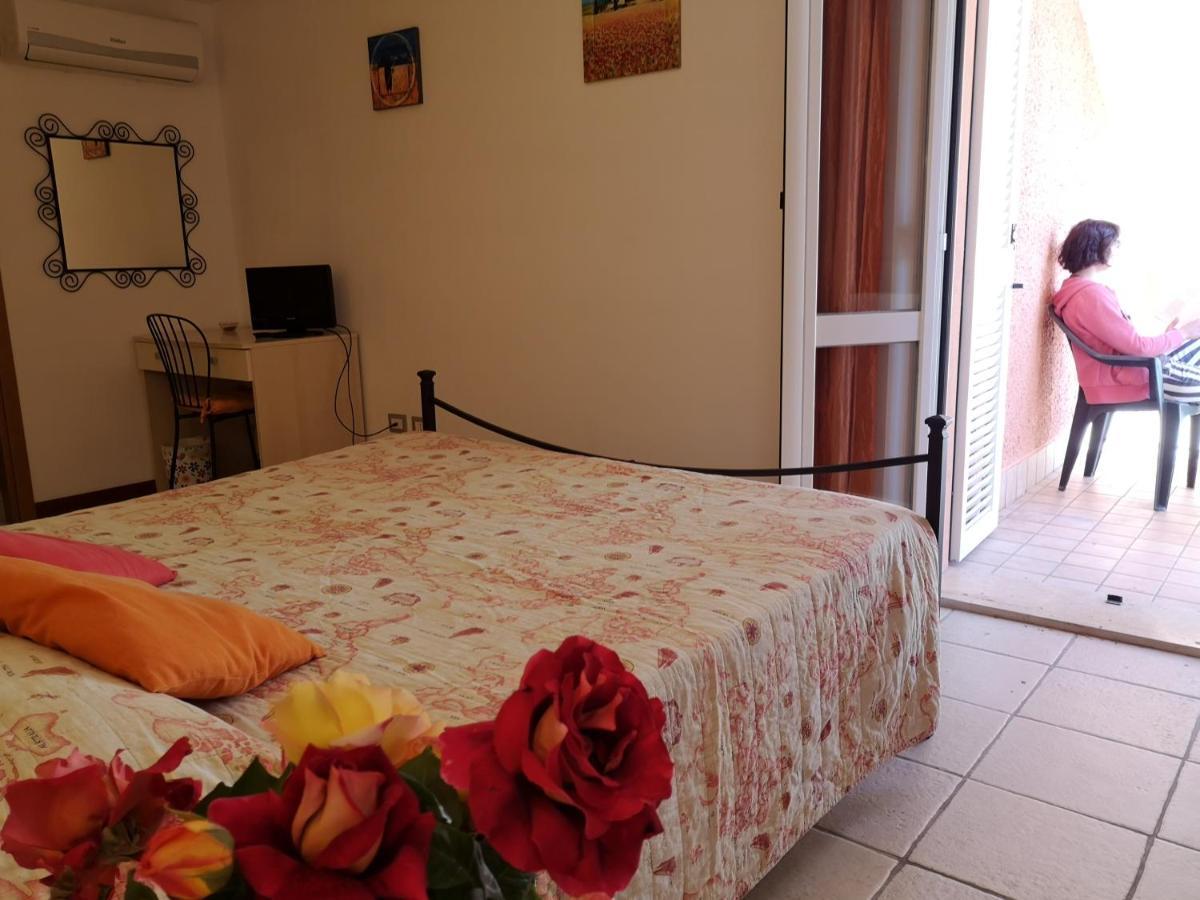 A Due Passi Dal Mare B&B Numana Exterior foto