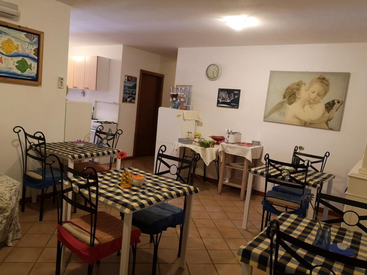 A Due Passi Dal Mare B&B Numana Exterior foto